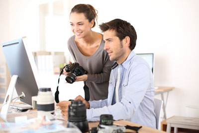 Journalist mit fotografin